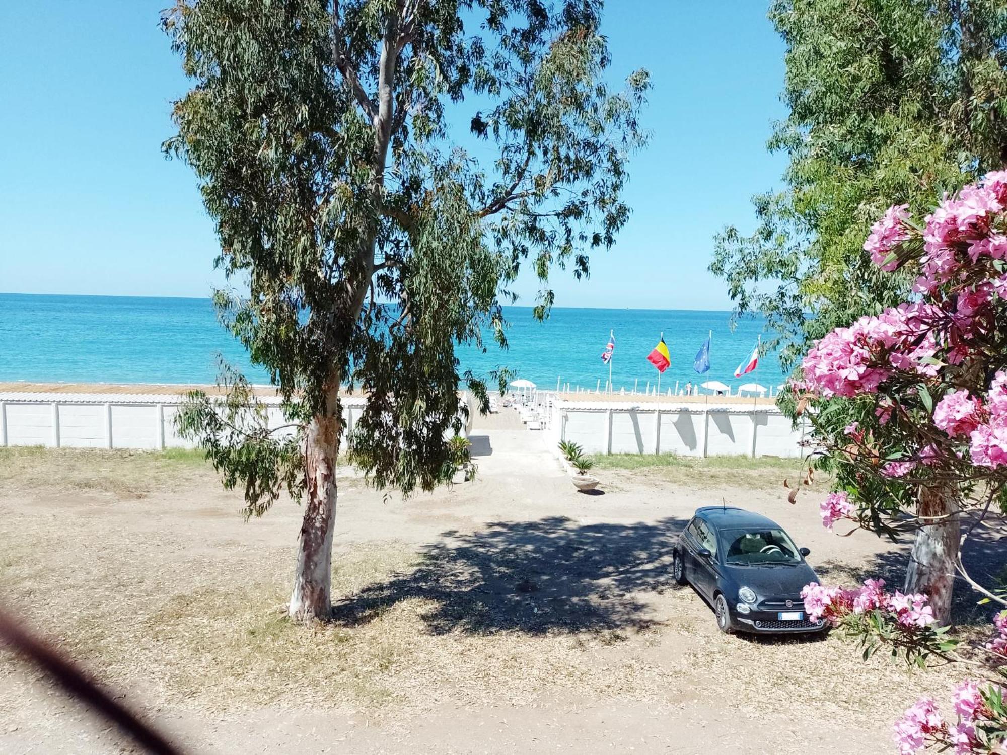Granatelli Holiday Home Altavilla Milicia Bagian luar foto
