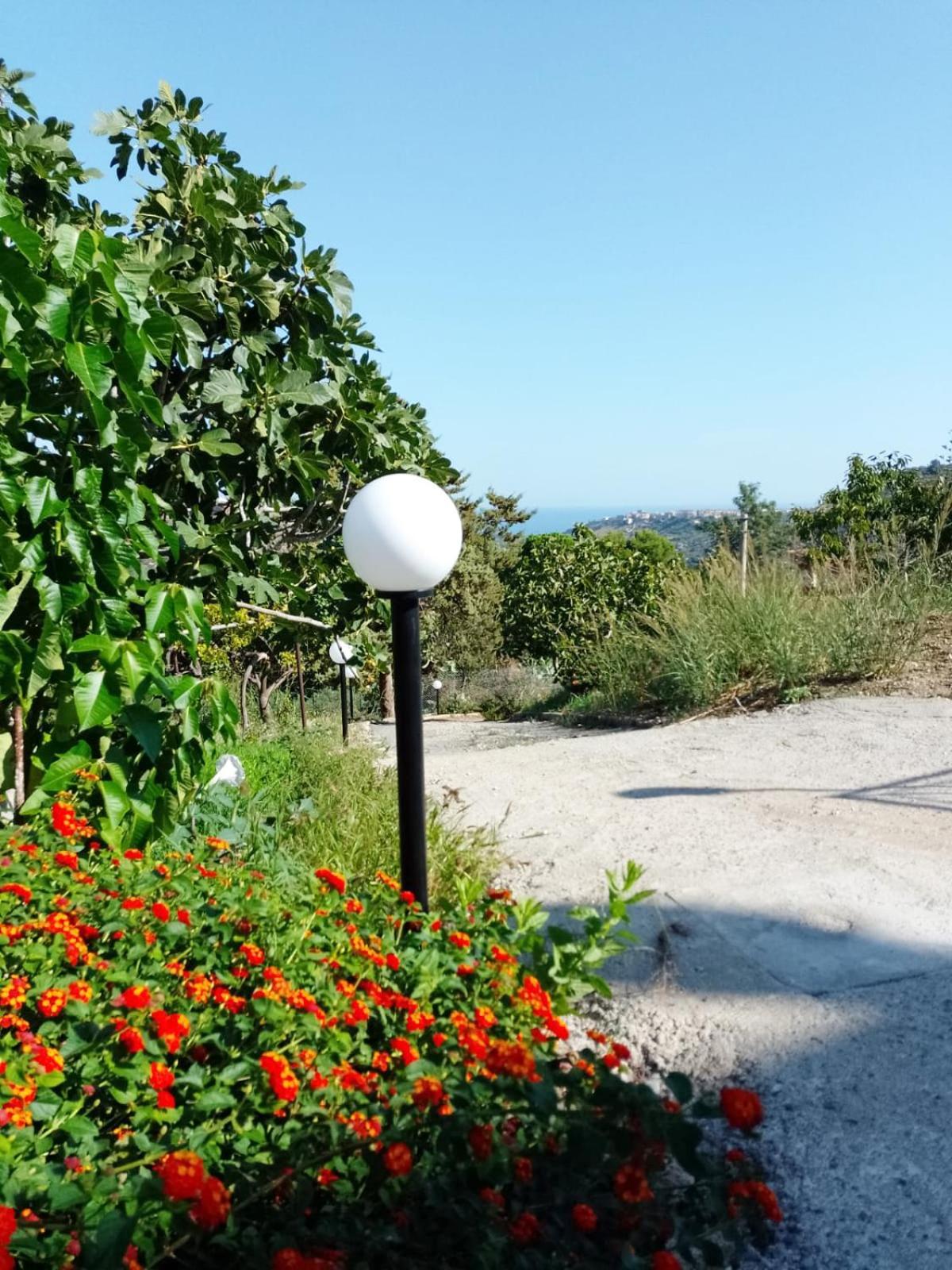 Granatelli Holiday Home Altavilla Milicia Bagian luar foto